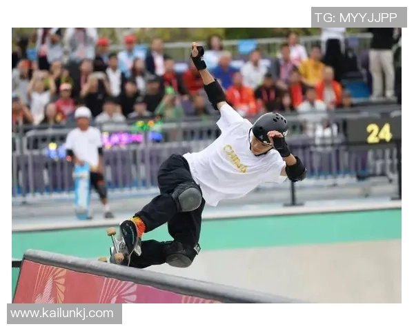 滑板战术解析:成都滑板队如何构建高效防反体系与战术配合